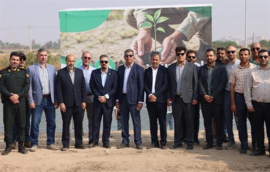 پویش "ما كارگران پالایشگاه ، آبادان را سبز می كنیم" اجرایی شد