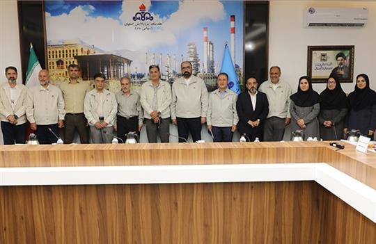 تجلیل از آزادگان دوران دفاع مقدس در شركت پالایش نفت اصفهان