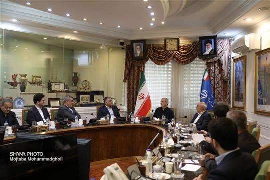 دیدار سرزده رئیس‌جمهوری از وزارت نفت/ قدردانی از عملكرد ۱۲ روزه در مدیریت جنگ