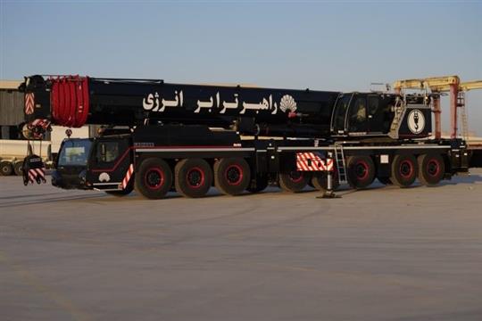 ابر جرثقیل با ظرفیت باربرداری ۴۵۰ تن وارد شركت راهبر ترابر انرژی شد