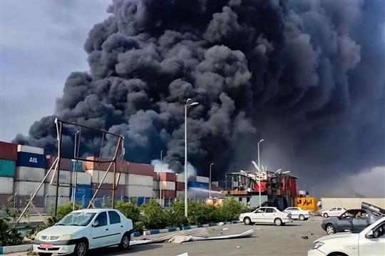 امدادرسانی پالایشگاه بندرعباس در حادثه اسكله شهید رجایی